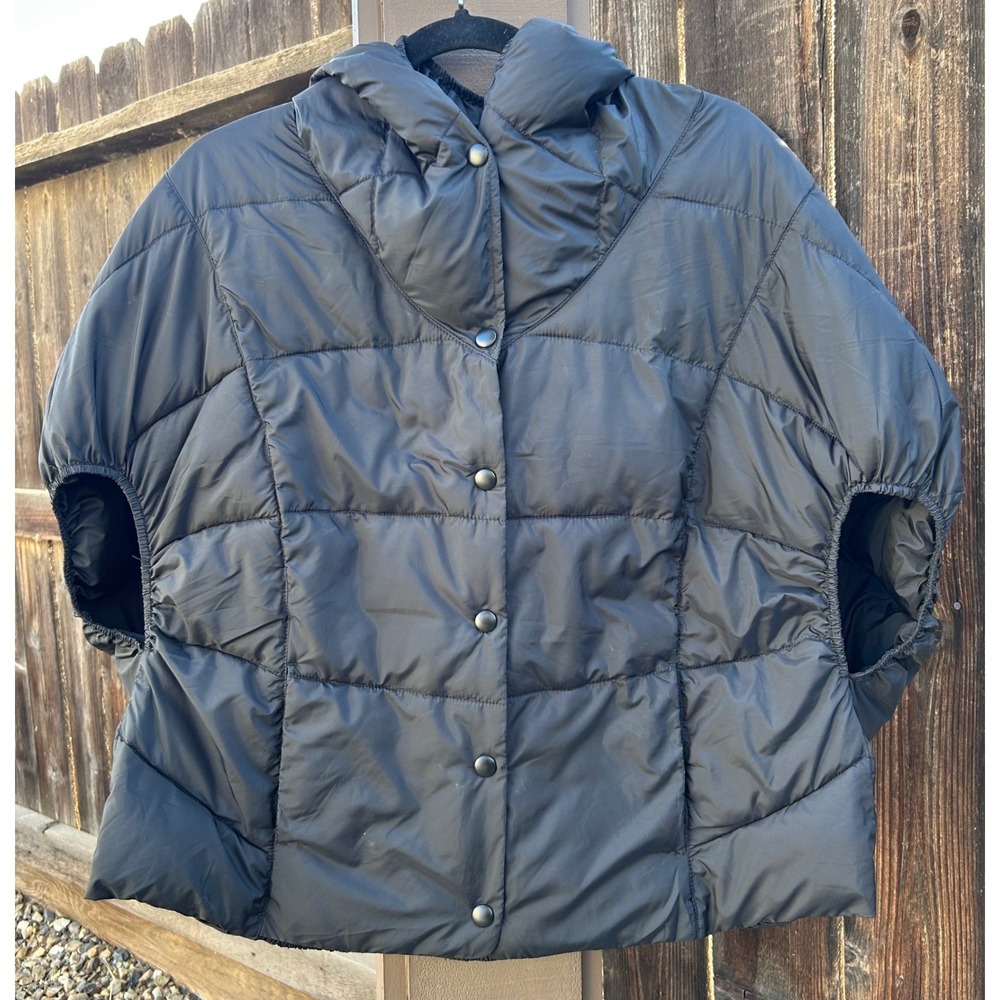 Aerie Womens XS/S Black Quilted Puffer Poncho Cape Hooded Snap Front Jacket
